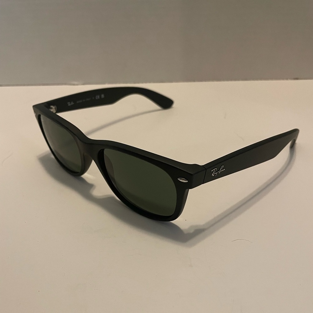 New Wayfarer RB2132 Ray-Ban Black Sunglasses.